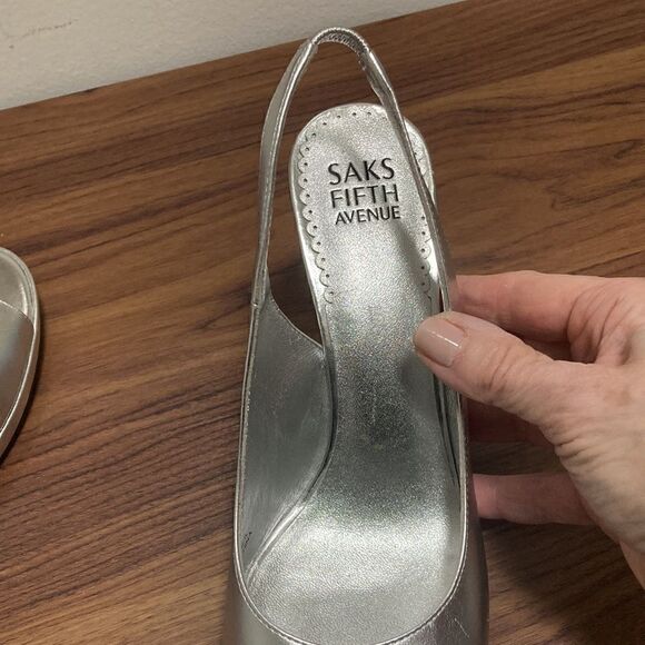 Saks Fifth Avenue Metallic Silver Slingback Platform Sandal with Peep Toe Size 7 - Picture 8 of 10